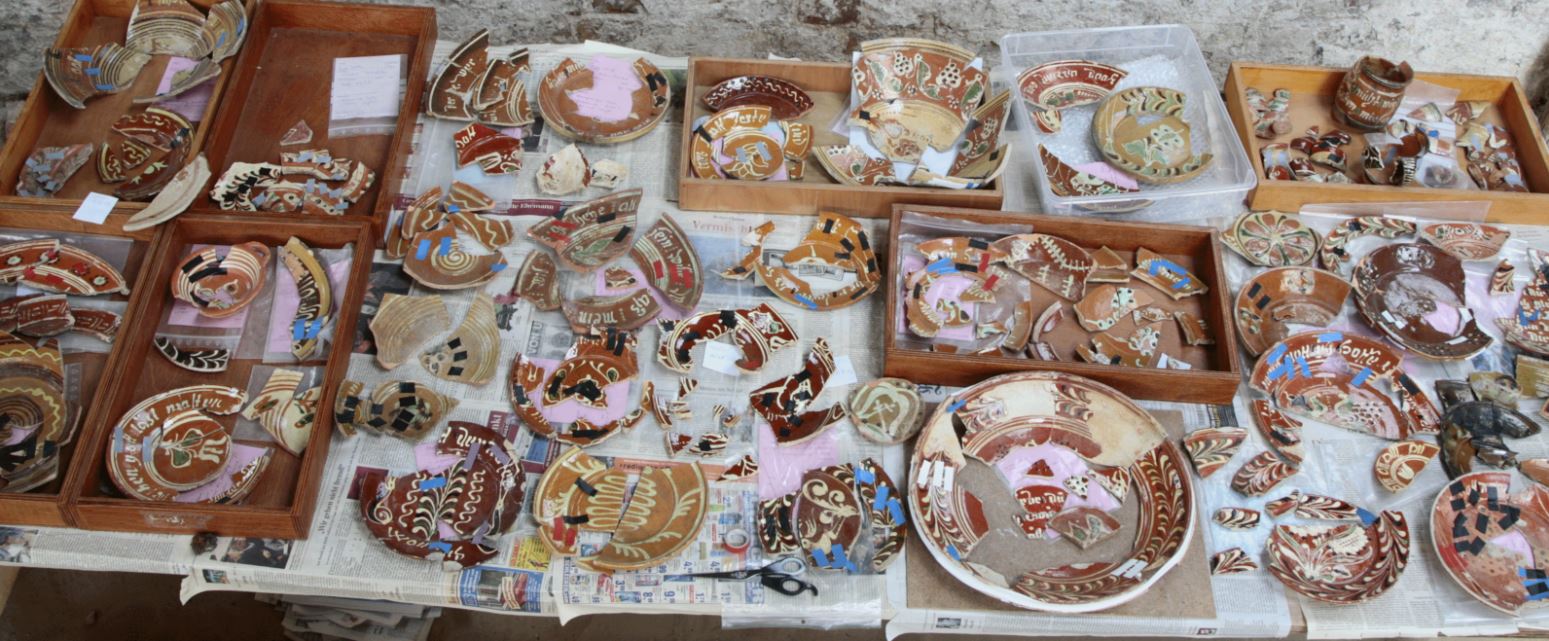 Keramikfunde Irdenwaren zusammengestellt